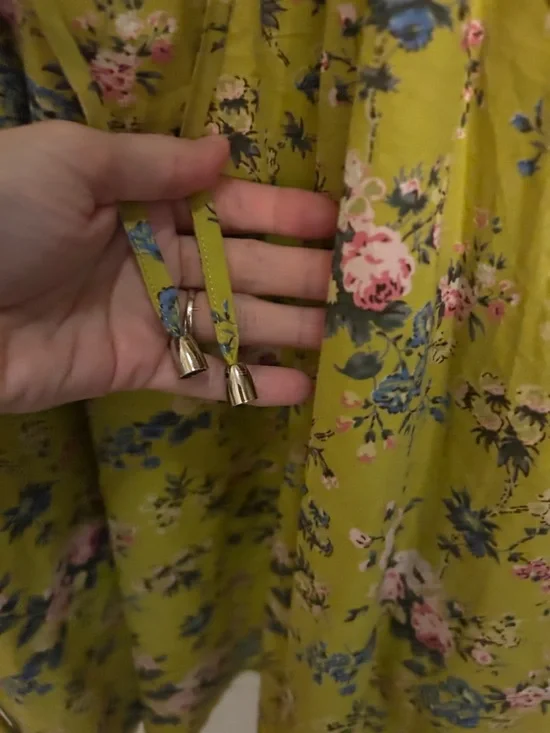 entro Chartreuse Floral V-Neck Dress with Pink & Blue Blooms - Picture 3 of 4